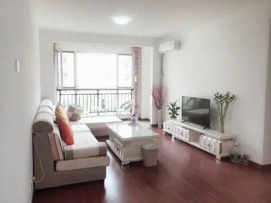 Liangzi Seaview Family Apartment (Laoting Tangshanwan Shop)
