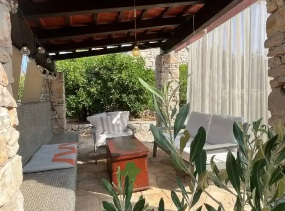 Romantic Stone House and Yard Near Stunning Beach