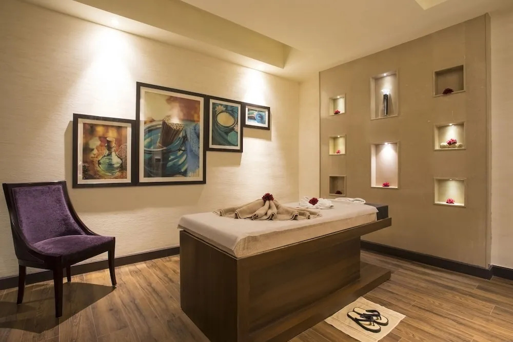 Singhania Sarovar Portico