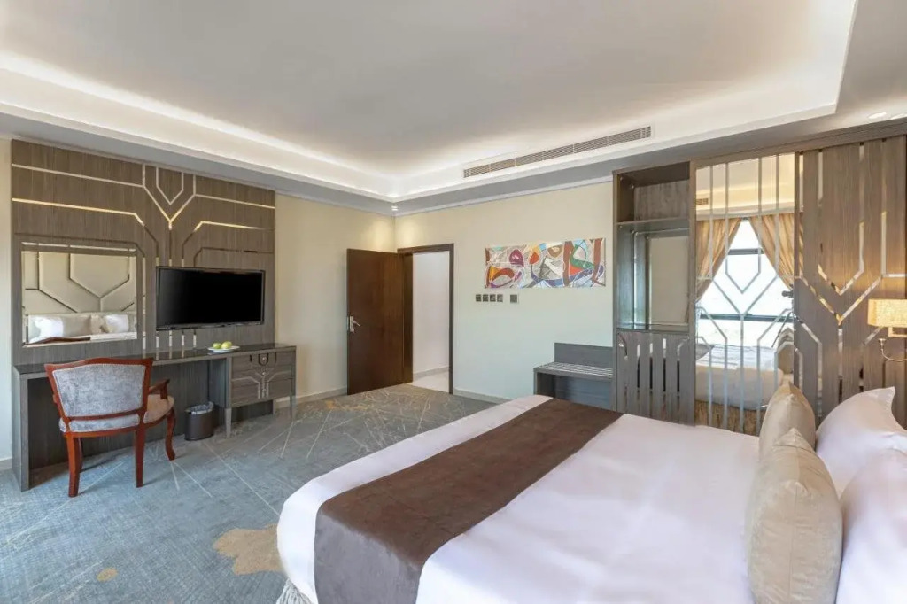 Diamond First Operation and Management Guest House Hotel