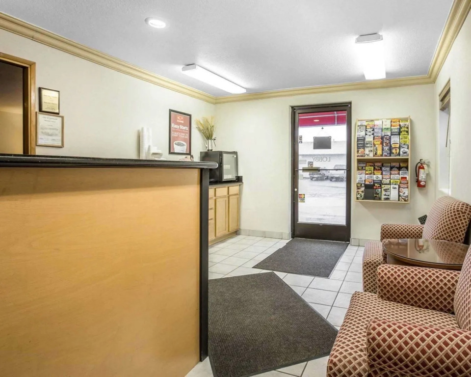 The Garibaldi House Inn & Suites