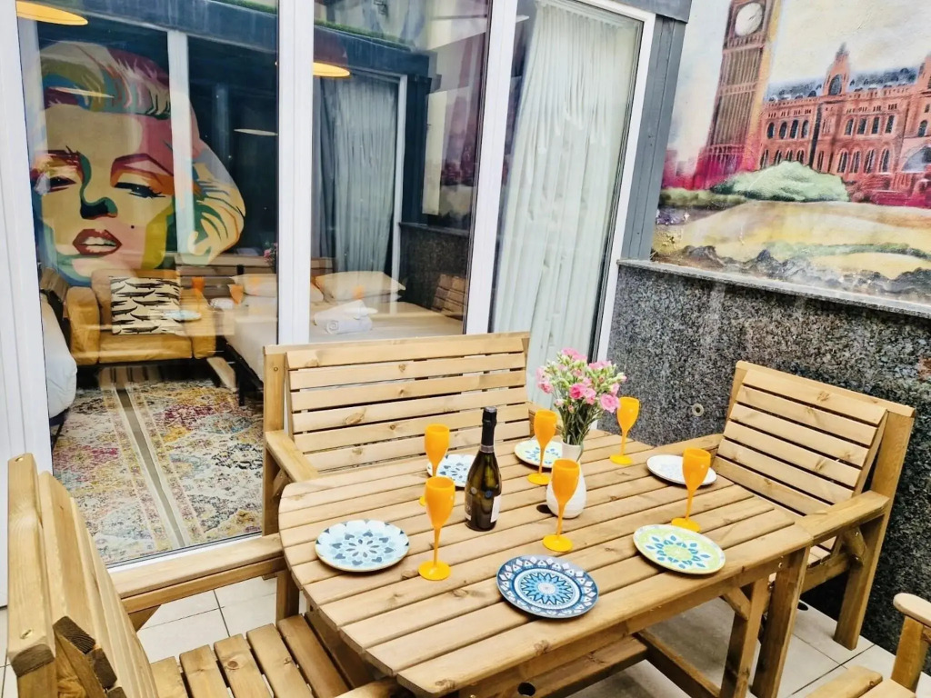 The Melville Hotel by Rokxy- Kings Cross