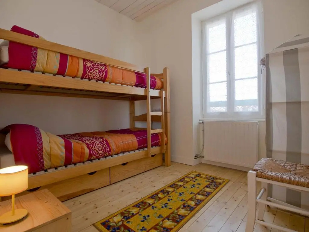 Maison de pêcheur typique à 400m du quai, proche plage, animaux bienvenus, WiFi en option - FR-1-92-671