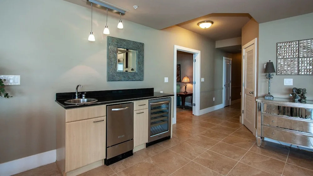 Beach Haven With Wraparound View - Unit Crc0907