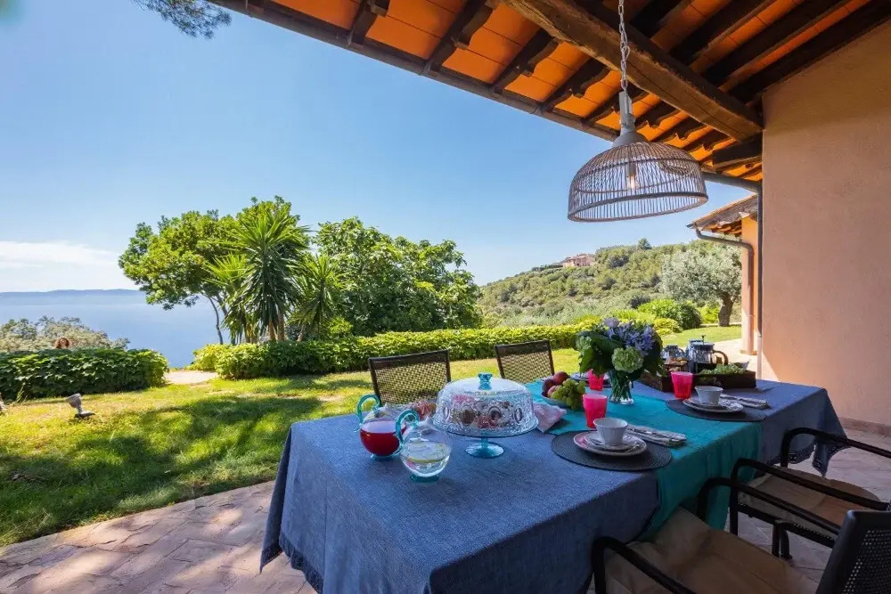 Villa Acciale With Heated Swimming Pool Sea View and Parking