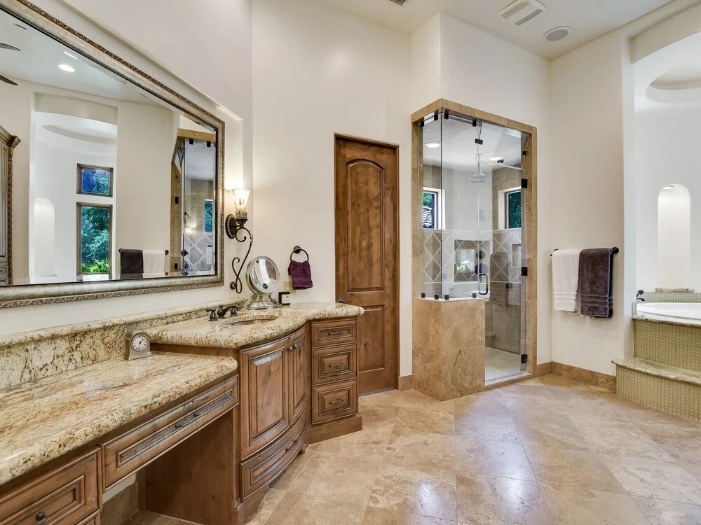 The Above Casa Tranquility Lake Austin 5 Bedroom Estate