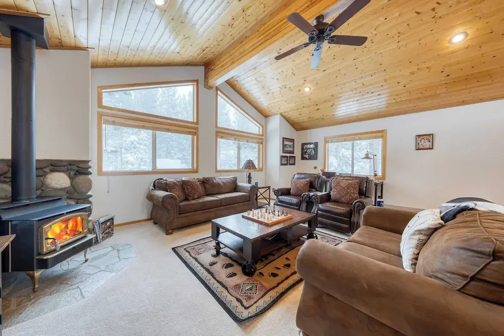 Oslo Haus by Avantstay Cabin Retreat Near Northstar + Downtown Truckee