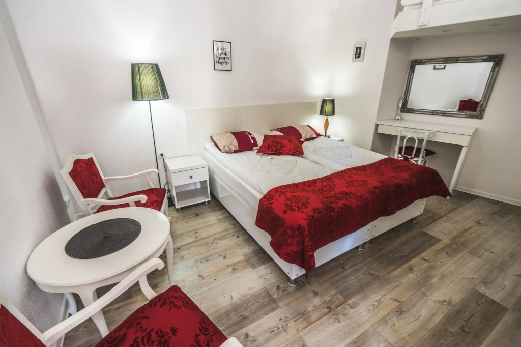 Silver Hotel