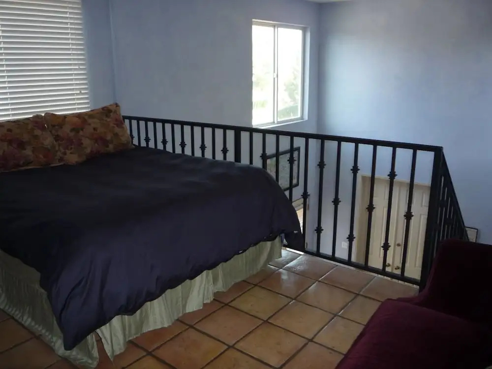 Woodland Hills Calabasas Guesthouses