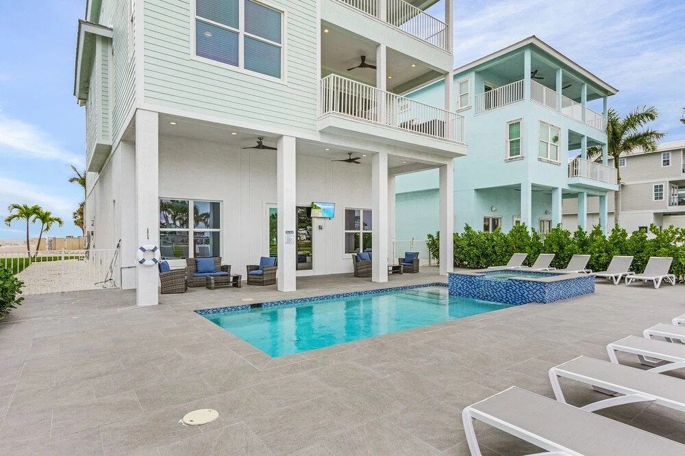 661 Estero Blvd "beach To Bay" 5 Bedroom Home by RedAwning