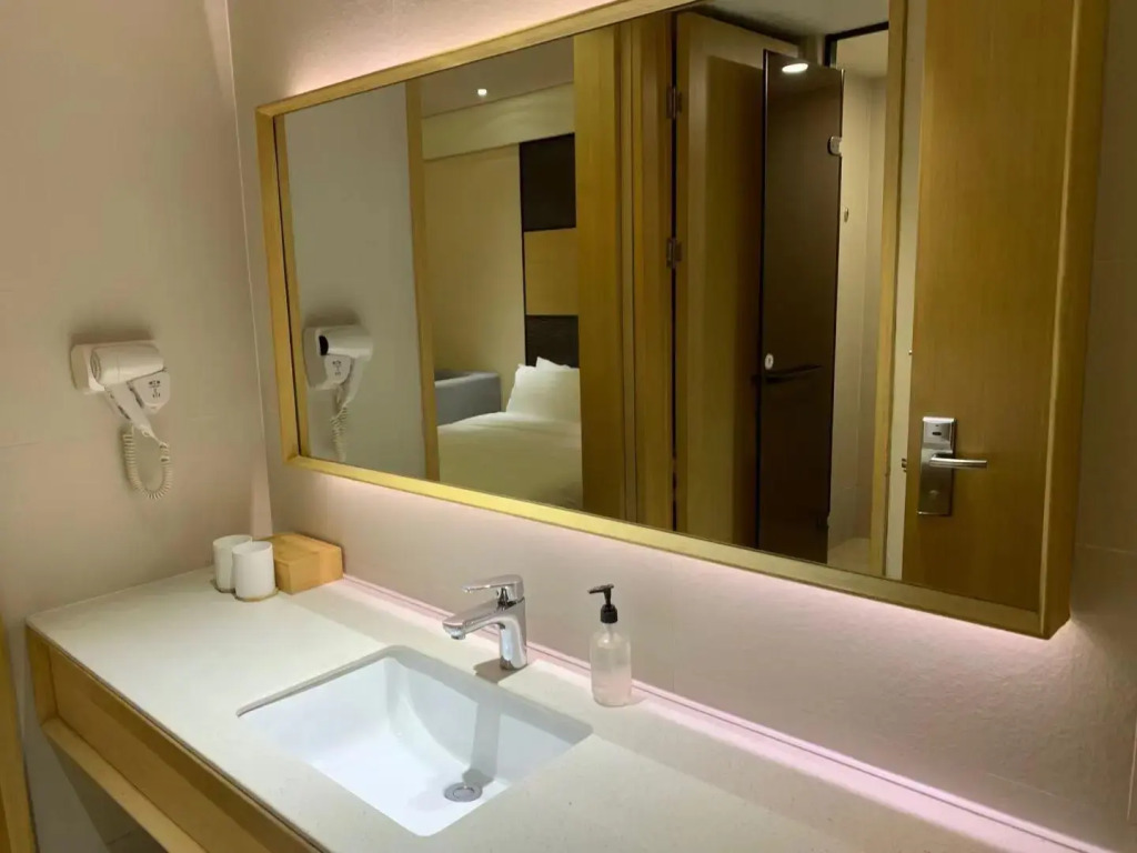 JI Hotel Shanghai Oriental Pearl Tower