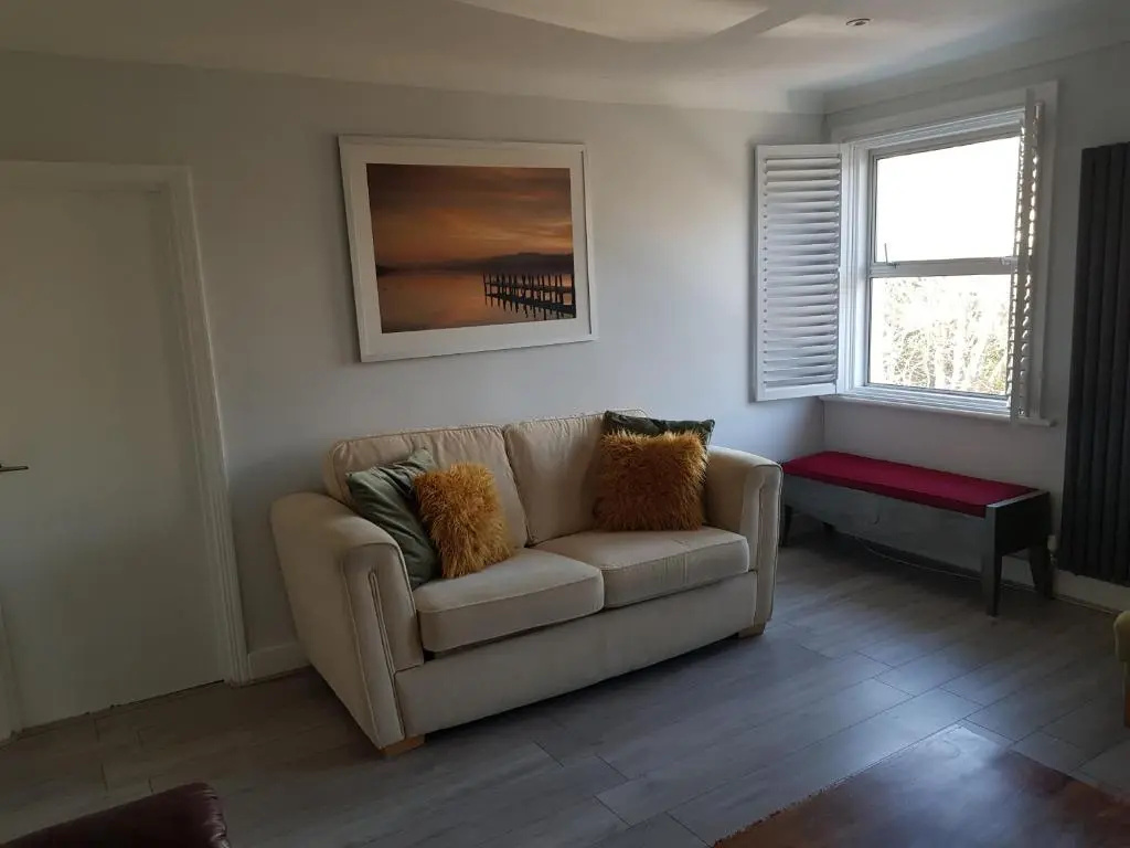 Beautiful Parkview Apartment in Seaside Eastbourne