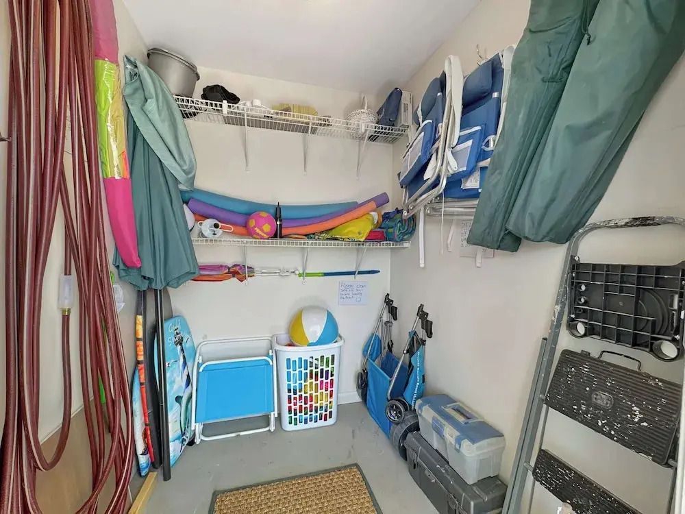 Coastal Retreat - Stay for 6!