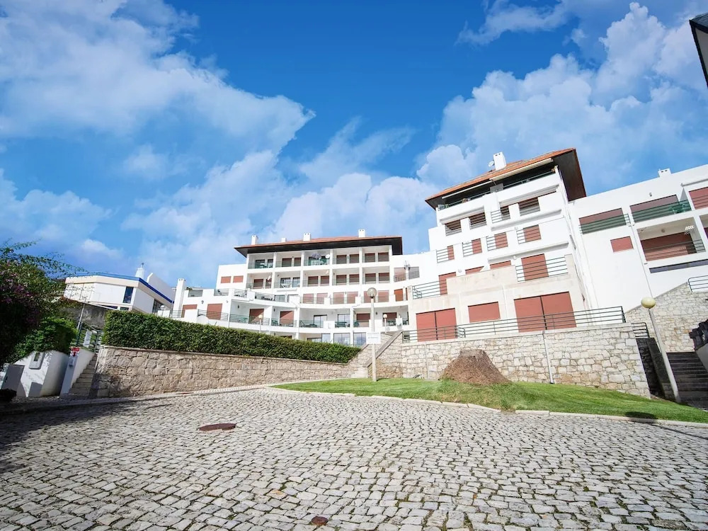 Apartment in a Luxurious Complex in the Center
