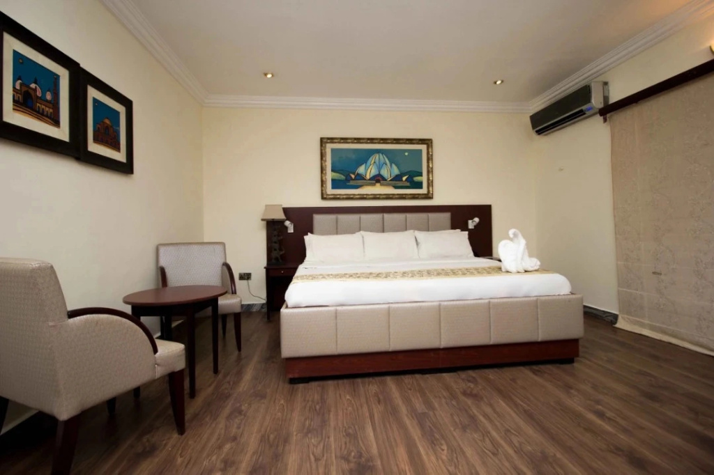 Отель CapitalInn Plus