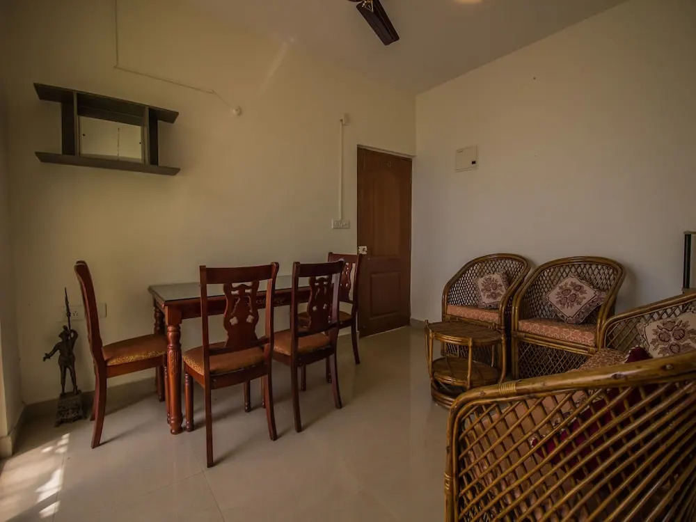OYO 13539 Home Elegant 2BHK Near Velsao Beach