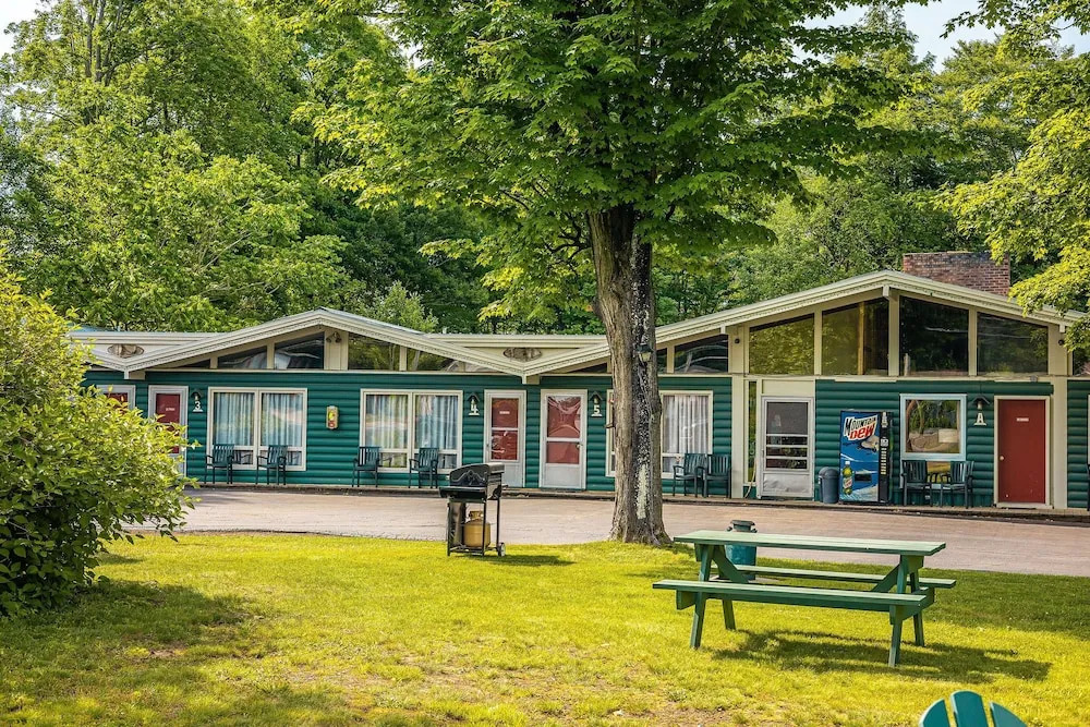 Park Motel and Cabins