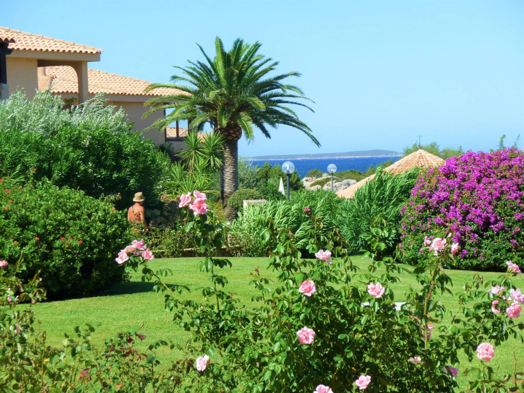 Ideal Holiday Home in Marinella near Spiaggia di Marinella