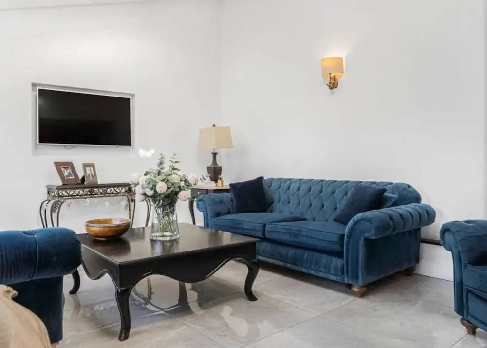Mayrose House 6BR 4bath Luxe Spacious Retreat