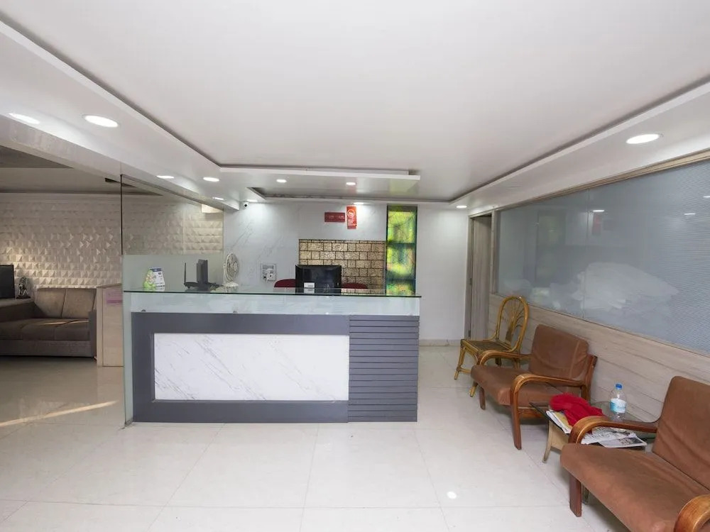 OYO 23631 Mukesh Residency