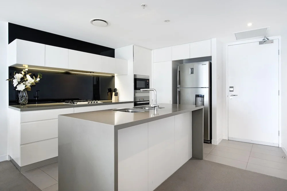 Oracle Sleek & Stylish 2 Bedroom Ocean View