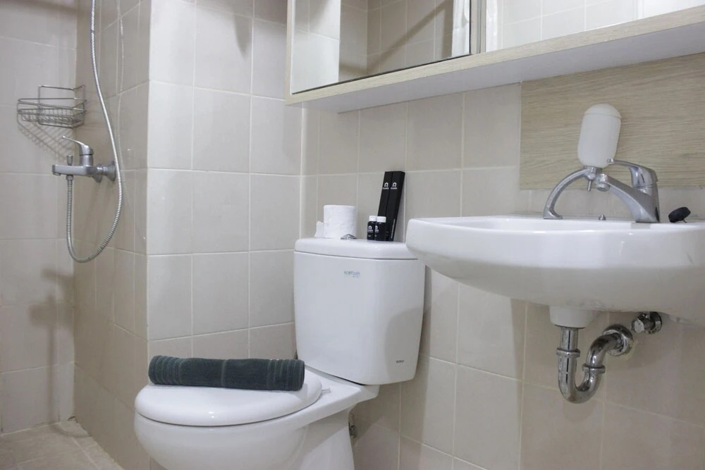 Higher Floor 2Br Apartment With Exotic View At Parahyangan Residence