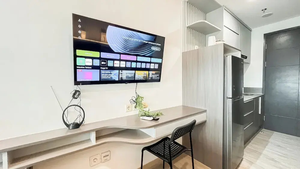 Studio Near Grand Serpong Mall At Apartment Collins Boulevard