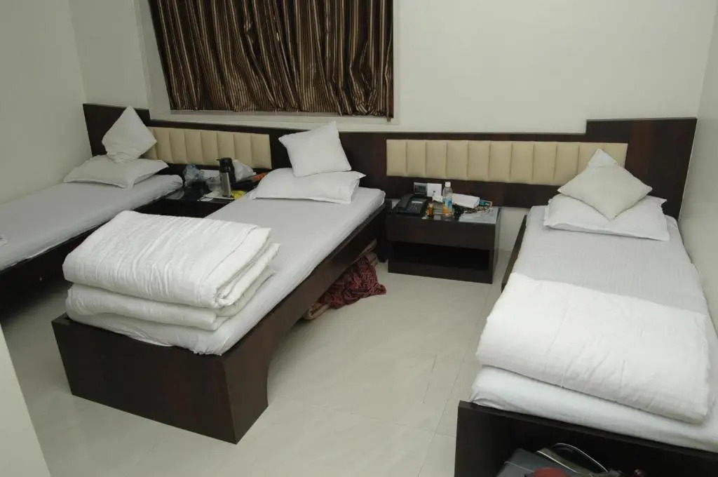 Hotel Causeway, Colaba