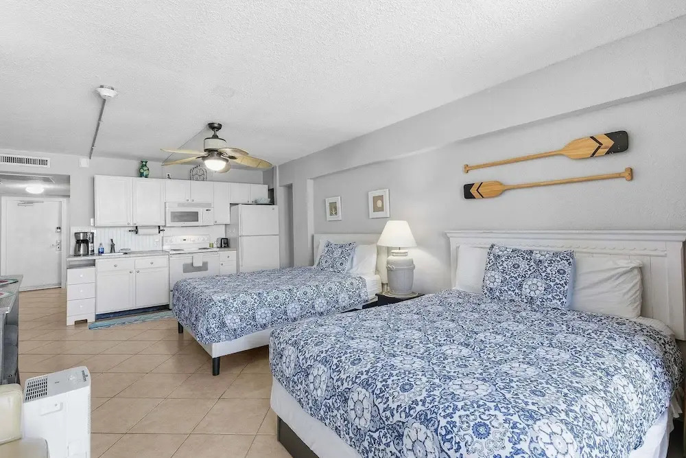 Hawaiian Inn 209