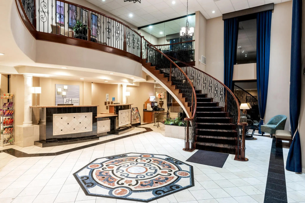 Holiday Inn Express & Suites Lathrop by IHG