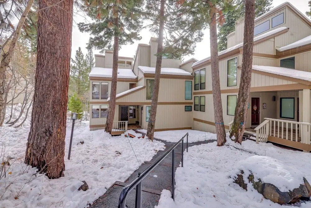 8 Mi to Northstar Slopes: Tahoe Gem w/ Fireplace