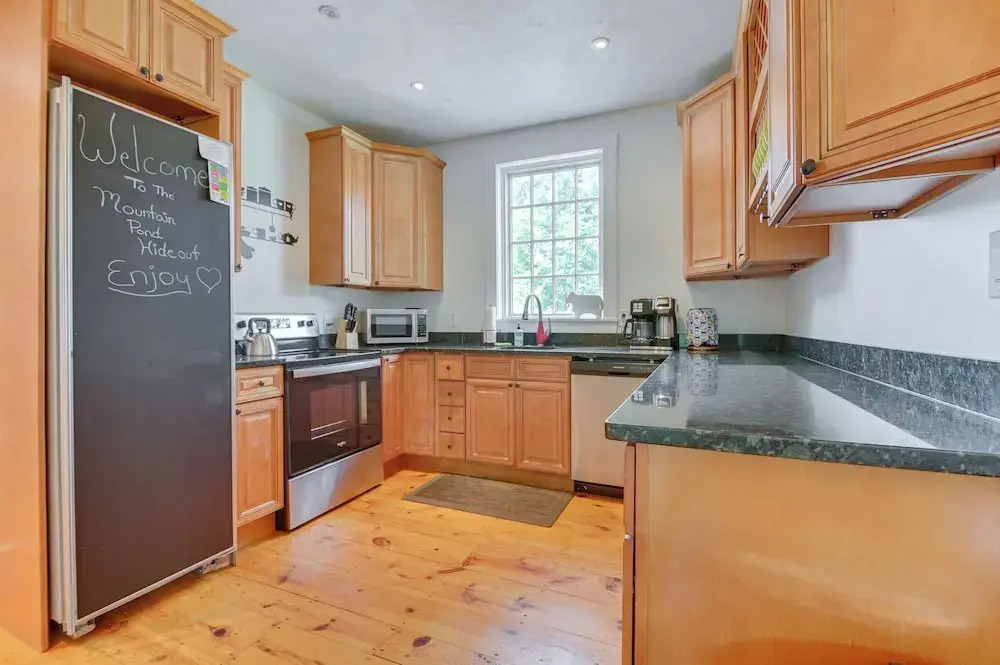 Lake Access + Views: Family Getaway in Conway!