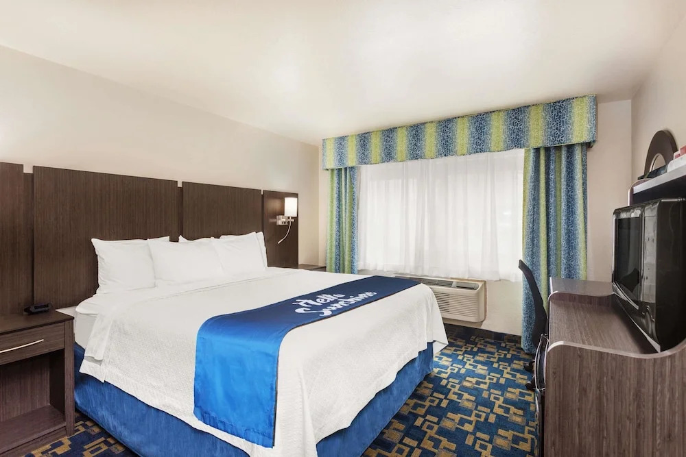 Days Inn & Suites East Flagstaff