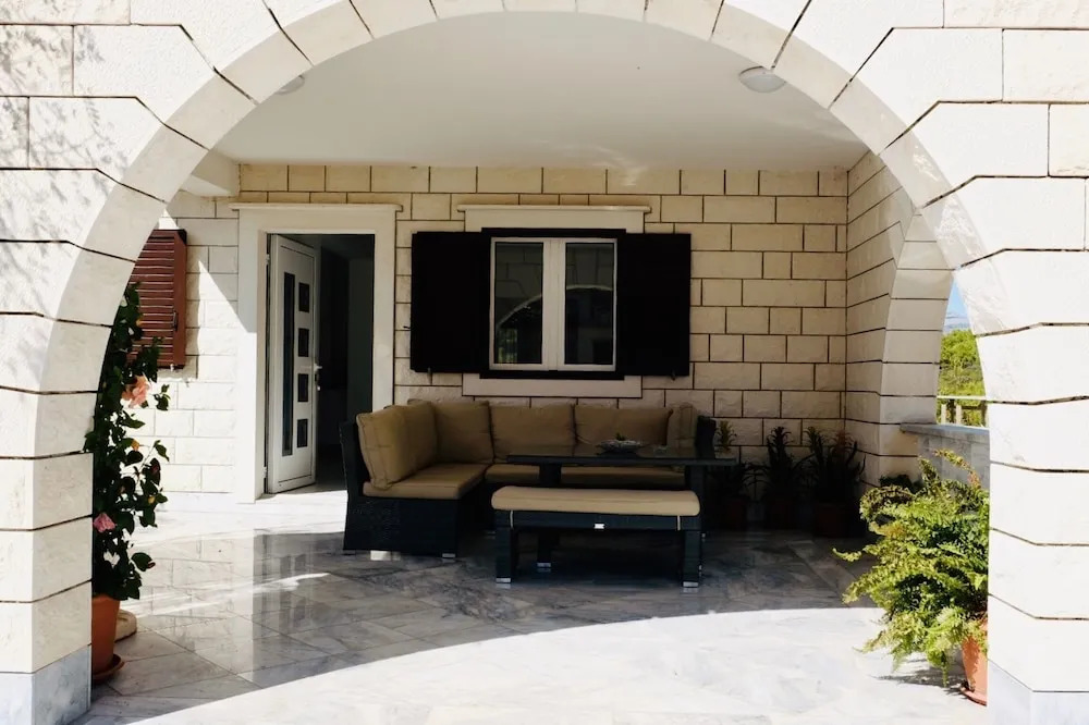 Villa Tonika