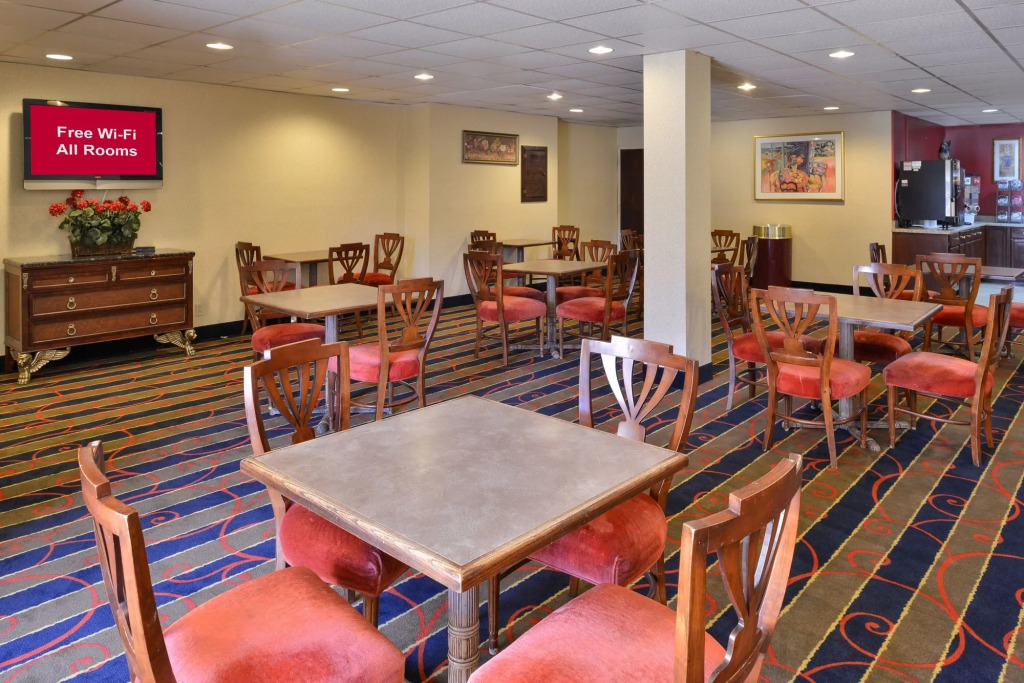 Red Roof Inn and Suites Newark - University