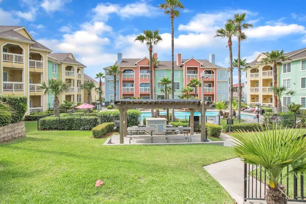 Island Dream - Dawn Condo 1025- Beachfront Views 2 Bedroom Condo by Redawning