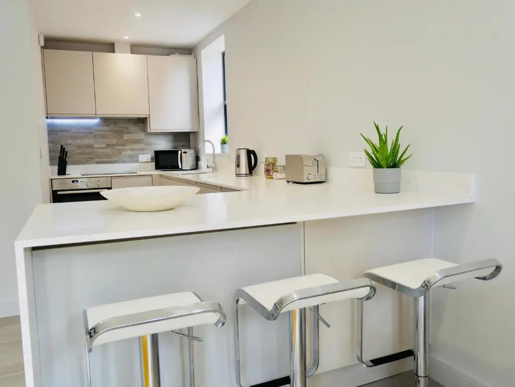 Beautiful AlumPointe Apartment - 400m to the beach
