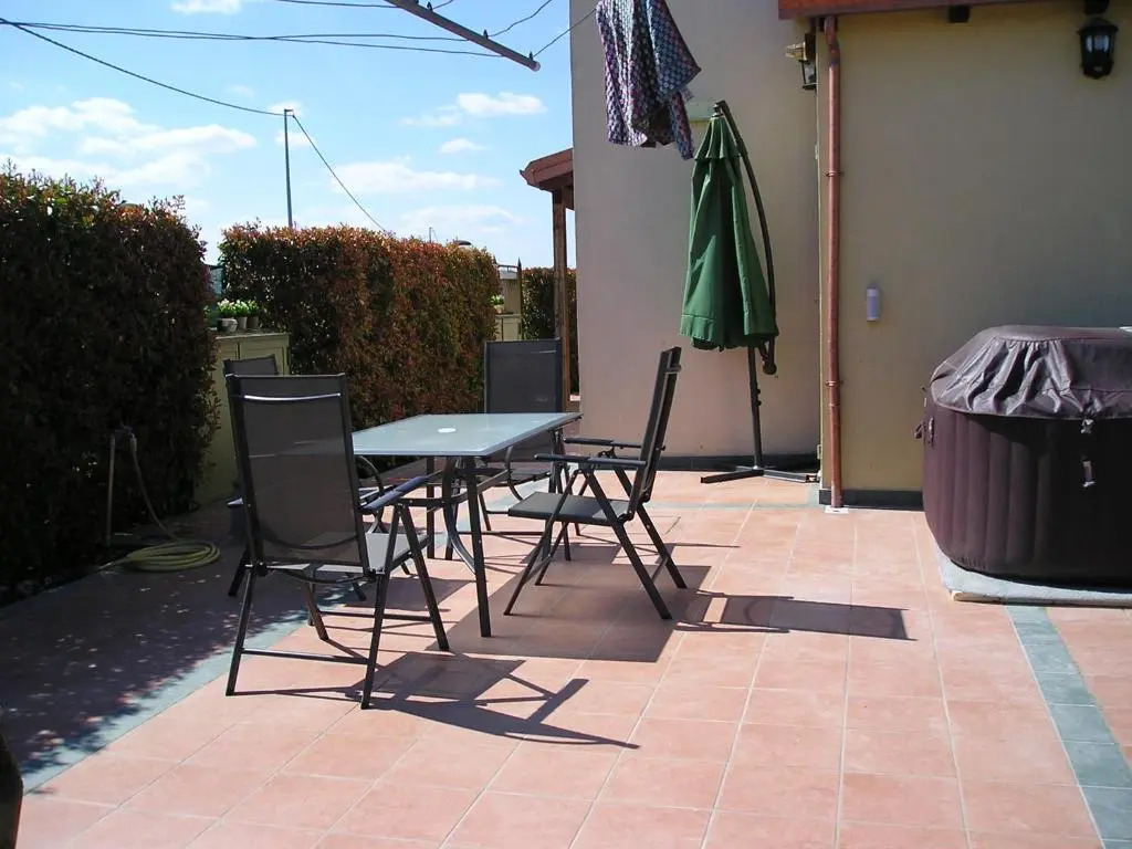 intero appartamento con giardino e colazione Dario