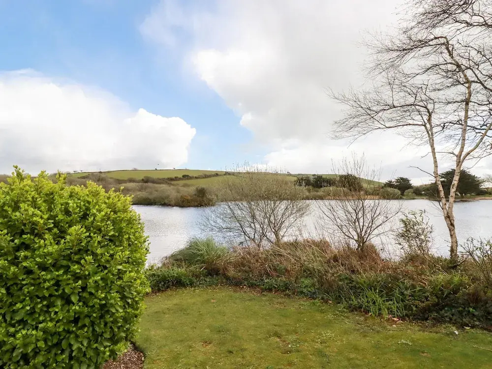 Lake View 10