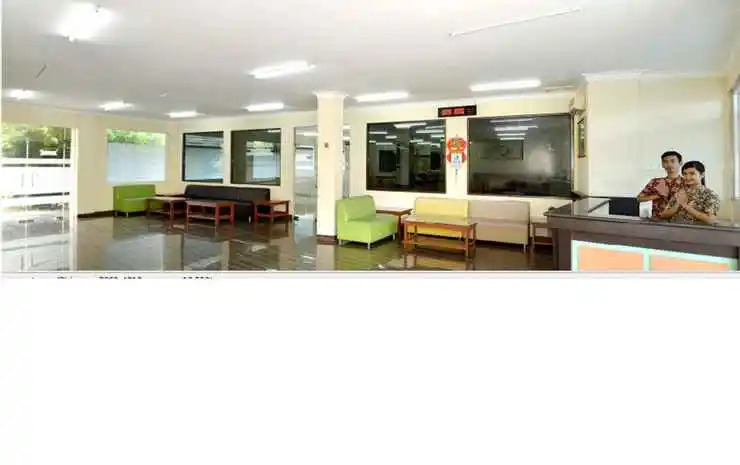 RedDoorz Premium at Hotel Ratu Residence