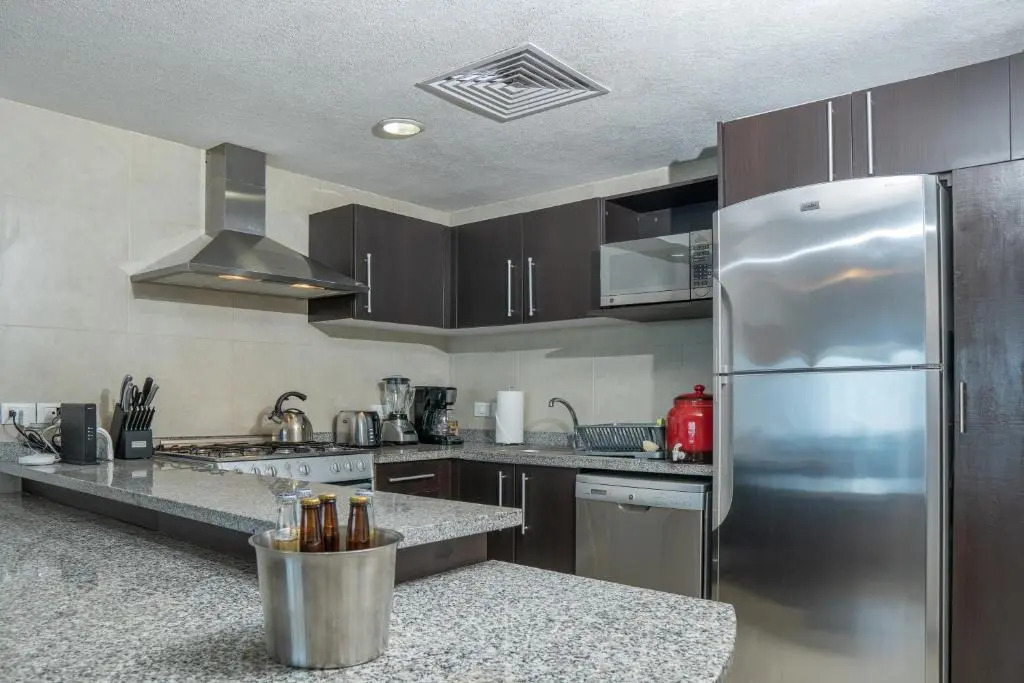 Ocean Front Condo Sleeps 4 Adults-Grand Venetian T3000-1606