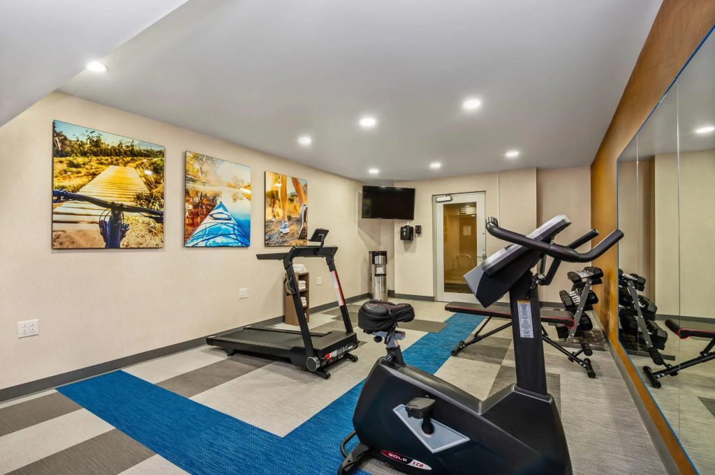 Comfort Inn & Suites