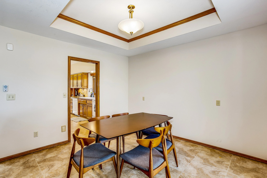 Amazing 3 bedroom House in Upscale Part of Town!