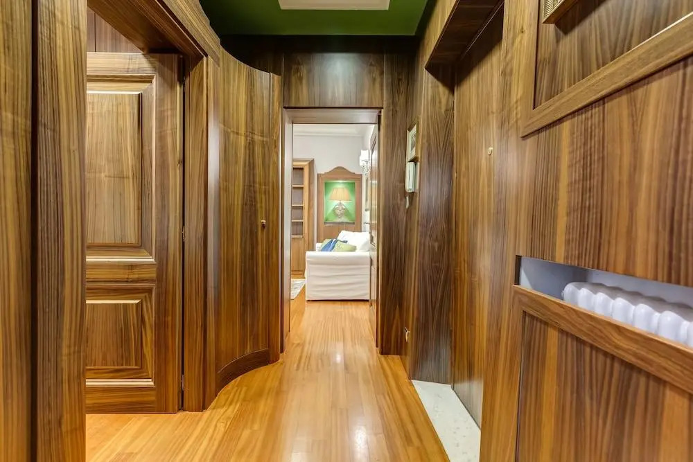 Pantheon Antique Suite