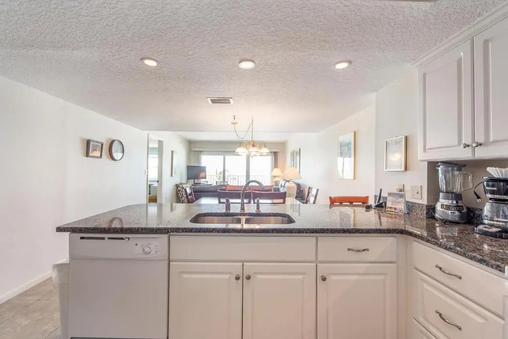 207 Beach Place Condos