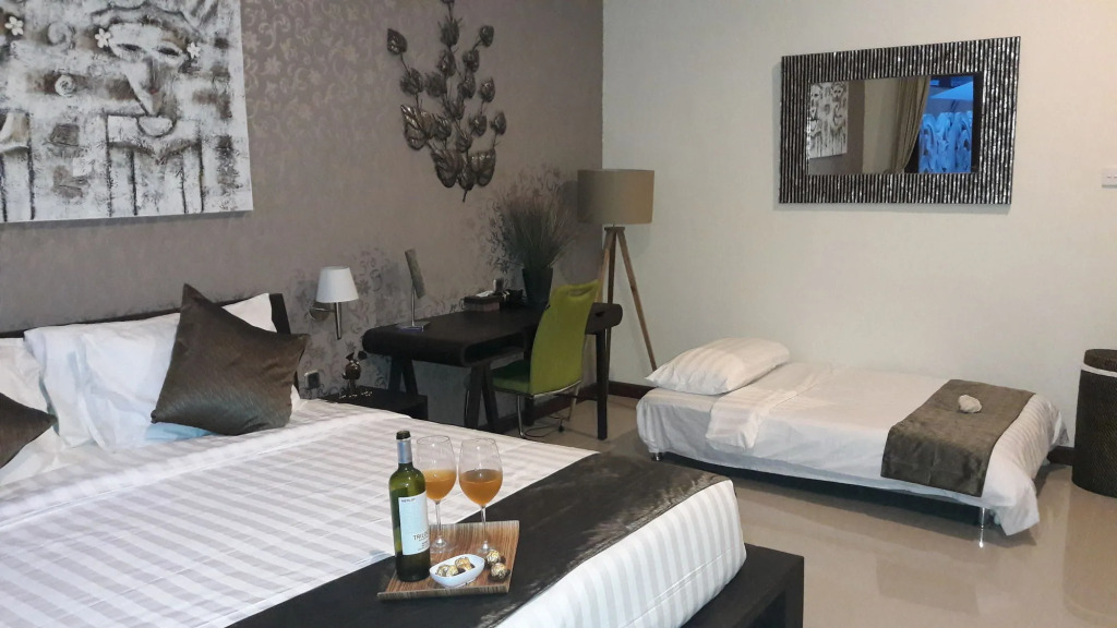 Exquisito Villa 2