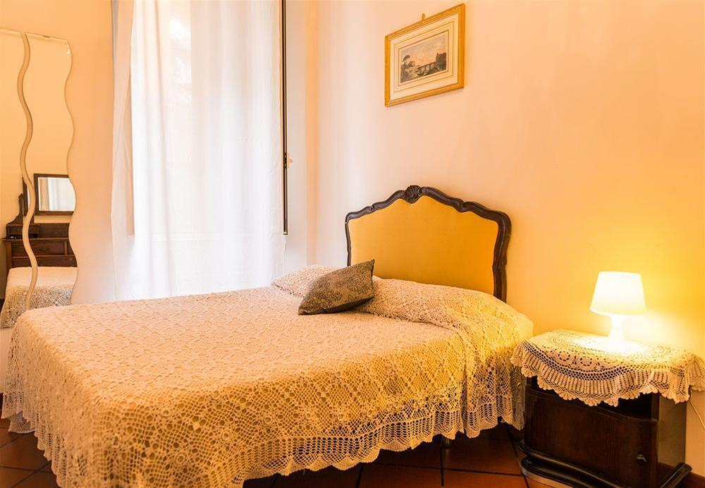 Via dei Santissimi quattro 85 Apt