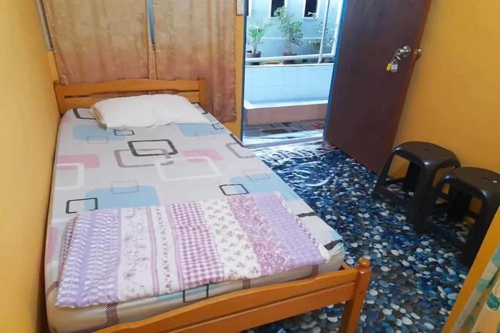 OYO Home 90333 Tiny Room Homestay