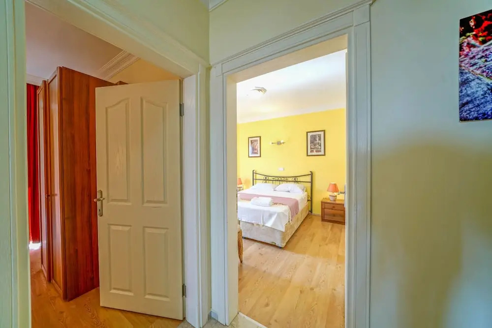 Picus Apartment