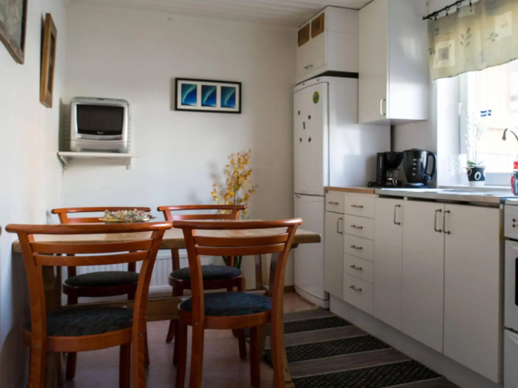 Abisko Guesthouse & Activities